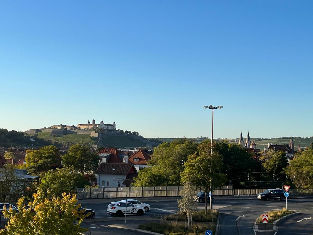 Schoenes Apartment Mit Festungsblick - Free Parking - Würzburg Eksteriør bilde